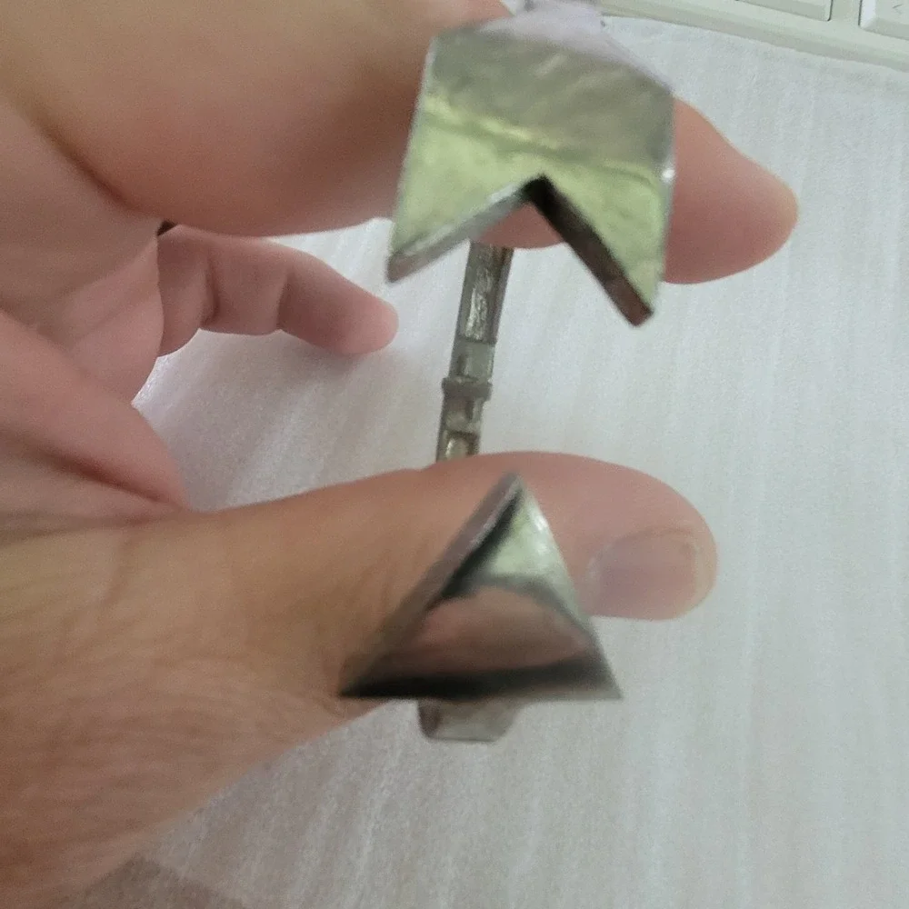 VTG Signed PAULINE RADER Geometric Arrow Clamper Bracelet Silver Tone